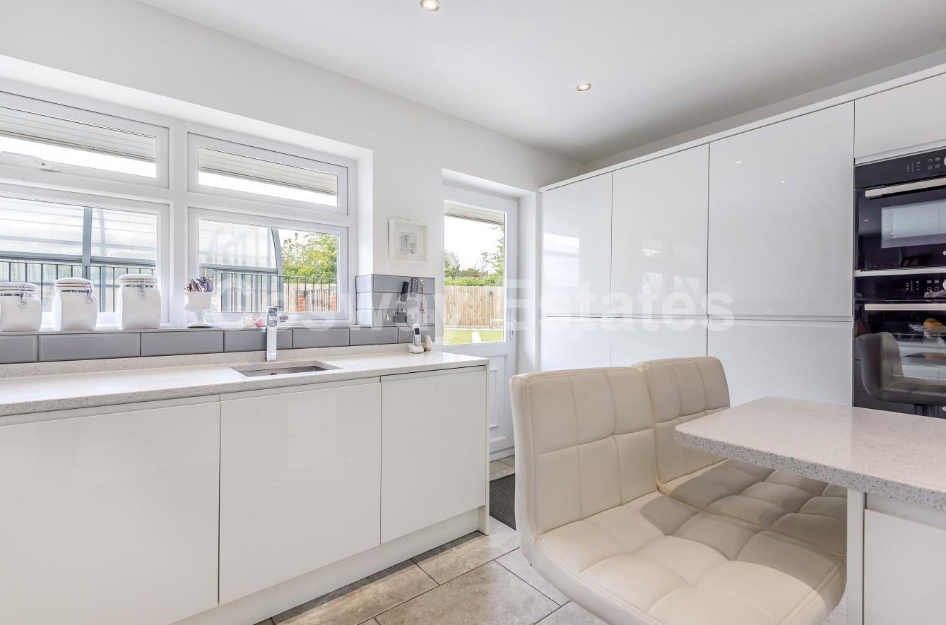 Maxwelton Close, Mill Hill